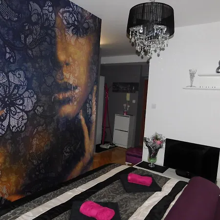 Velvet Lux Apartment *