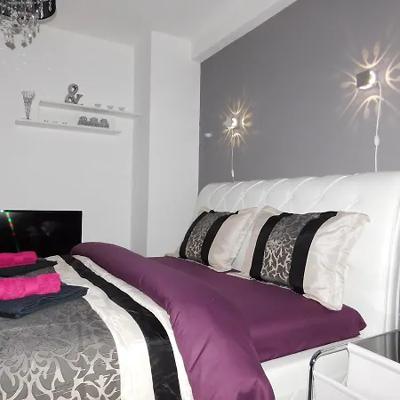 Velvet Lux Apartment